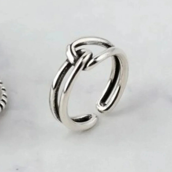 Minimalist 925 Sterling Silver Knot Twist Ring - Picture 1 of 6